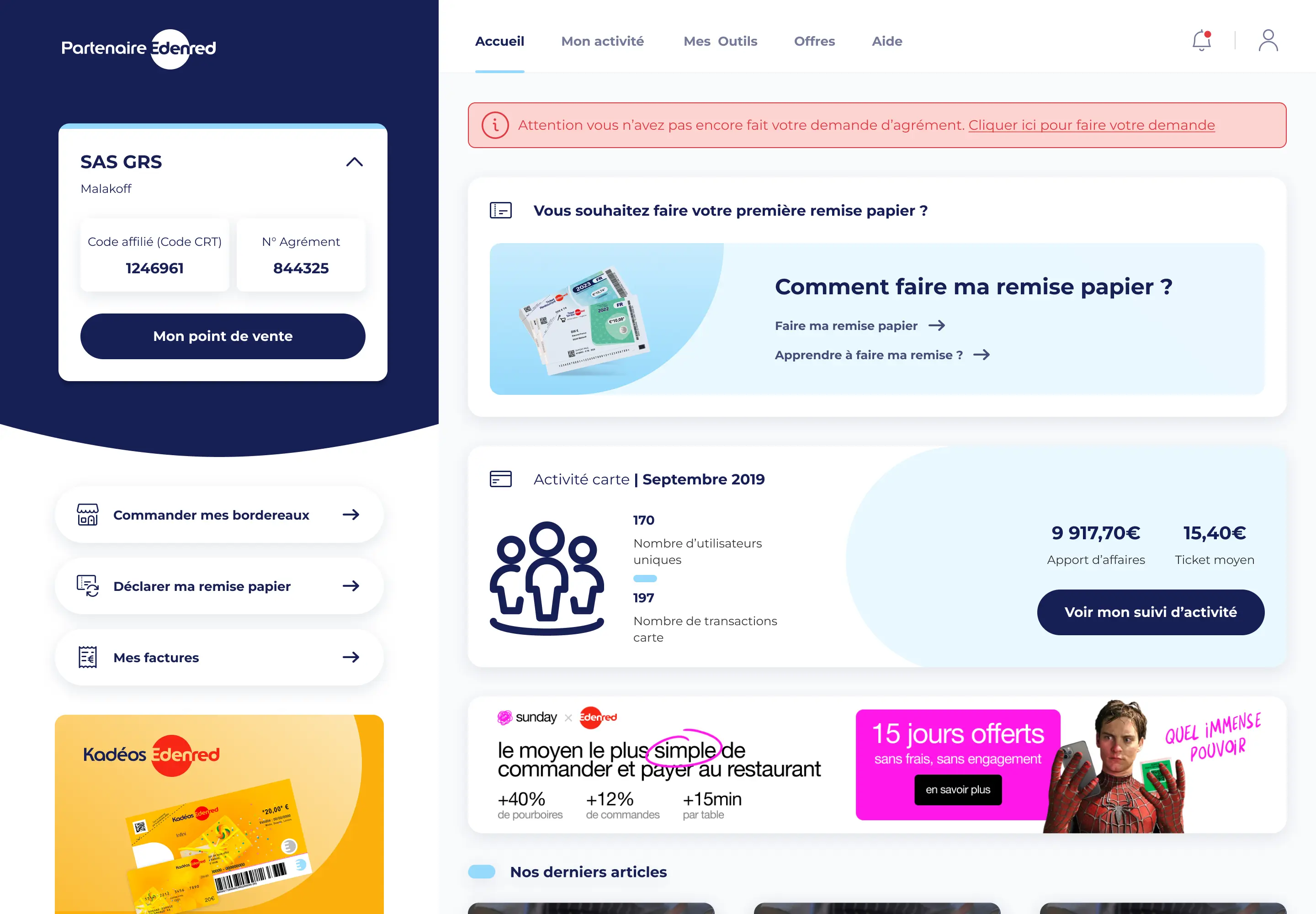 L’accueil d’origine : une navigation par onglets, un grand bloc marine avec les identifiants, des raccourcis et des bannières promotionnelles
